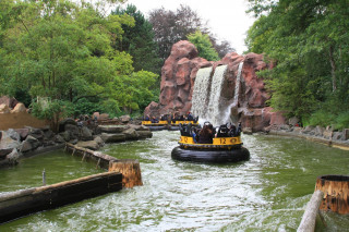 Efteling - spływ pontonami - Piranha