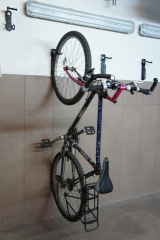 Rower na wieszaku